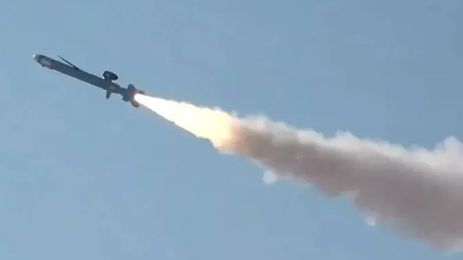 کشته شدن یک شهروند پاکستانی در ابوظبی بر اثر سقوط ترکش پس از رهگیری موشک ایرانی