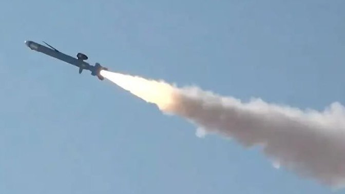 کشته شدن یک شهروند پاکستانی در ابوظبی بر اثر سقوط ترکش پس از رهگیری موشک ایرانی