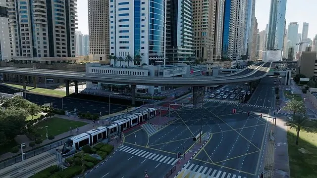 پل جدید دبی هاربر زمان سفر را از ۱۲ دقیقه به ۳ دقیقه کاهش می‌دهد