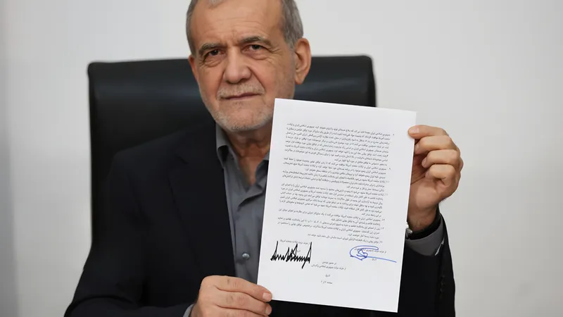 ترامپ و پزشکیان تفاهم‌نامه دو کشور برای پایان دادن به جنگ را امضا کردند