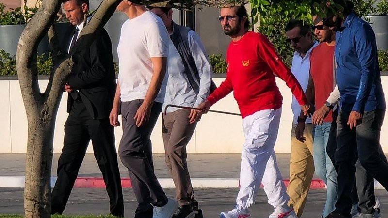 حاکم دبی با پیراهن تیم ملی مراکش در ساحل سلا دیده شد
