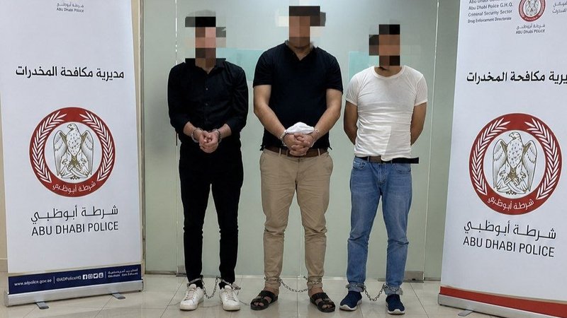 هشدار پلیس امارات به والدین: شبکه‌های مواد مخدر جوانان را در فضای آنلاین هدف می‌گیرند