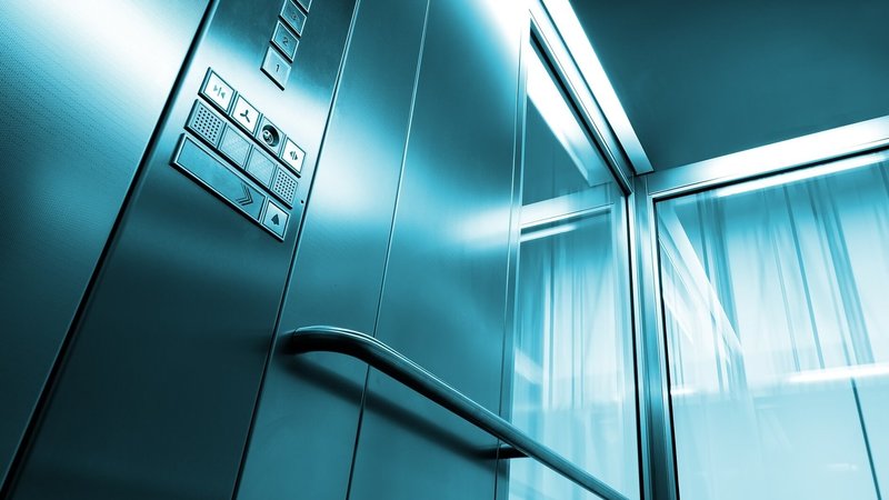 AED 5,000 fine for buildings without elevator maintenance contracts