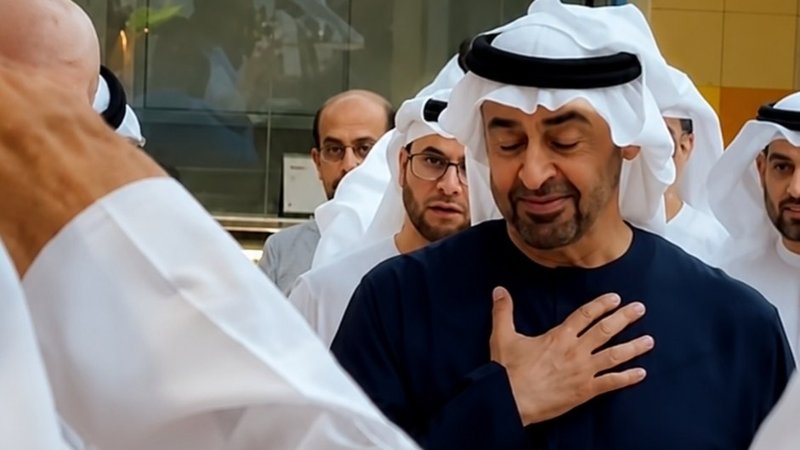 بازدید سرزده رئیس امارات از لولو هایپرمارکت؛ گفت‌وگوی شیخ محمد بن زاید با ساکنان و کارکنان