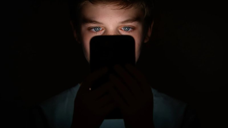 UAE schools prepare to enforce social media restrictions for children under 15