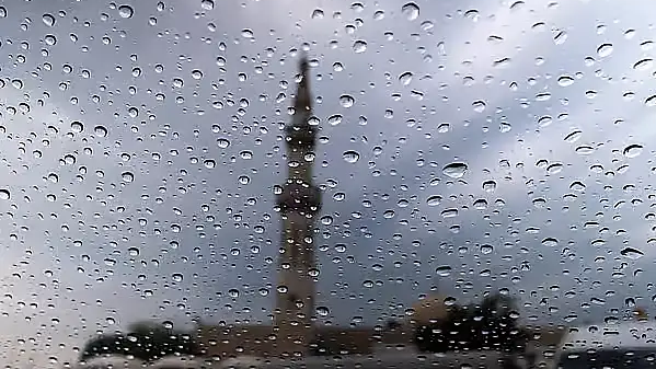 احتمال بارش باران در امارات در ساعات بعدازظهر؛ وزش باد و گردوغبار