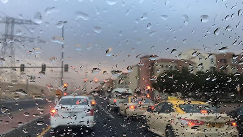 احتمال بارش باران در برخی مناطق امارات؛ کاهش نسبی دما