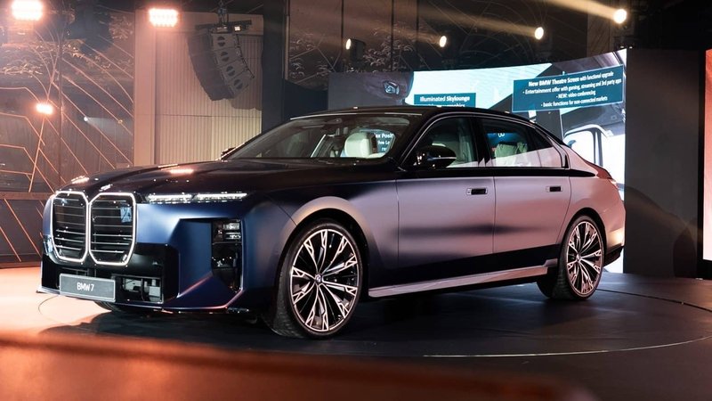 BMW 7 Series Unveiled in Dubai