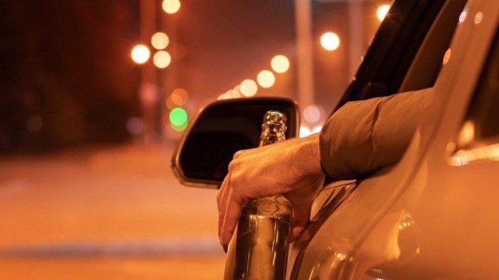 حبس ۳ ماهه راننده در دبی به دلیل تکرار رانندگی در حالت مستی