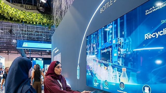 تبدیل دو میلیون بطری پلاستیکی به کیف مدرسه در دبی