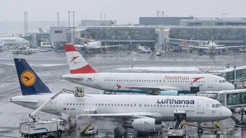 Lufthansa and Austrian Airlines Suspend Flights to Iran