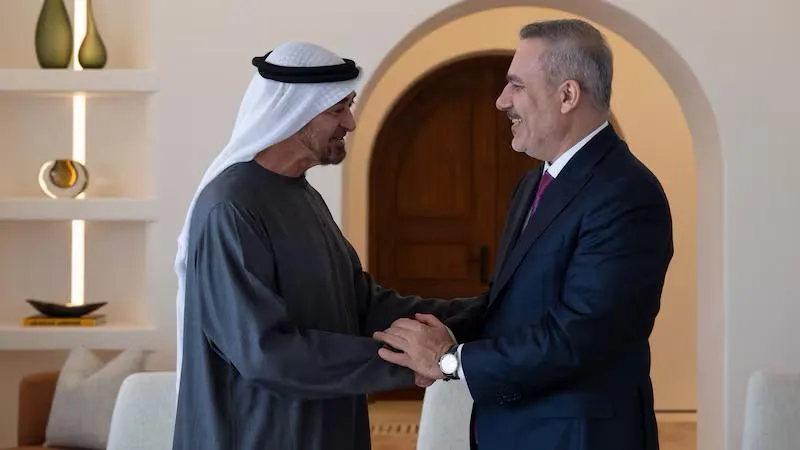 گفتگوی رئیس امارات و وزیر خارجه ترکیه پیرامون جنگ ایران در ابوظبی