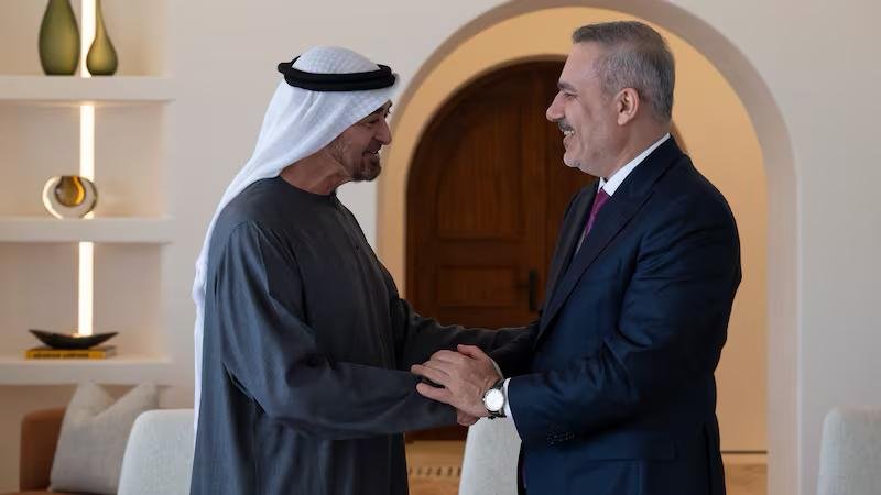 گفتگوی رئیس امارات و وزیر خارجه ترکیه پیرامون جنگ ایران در ابوظبی
