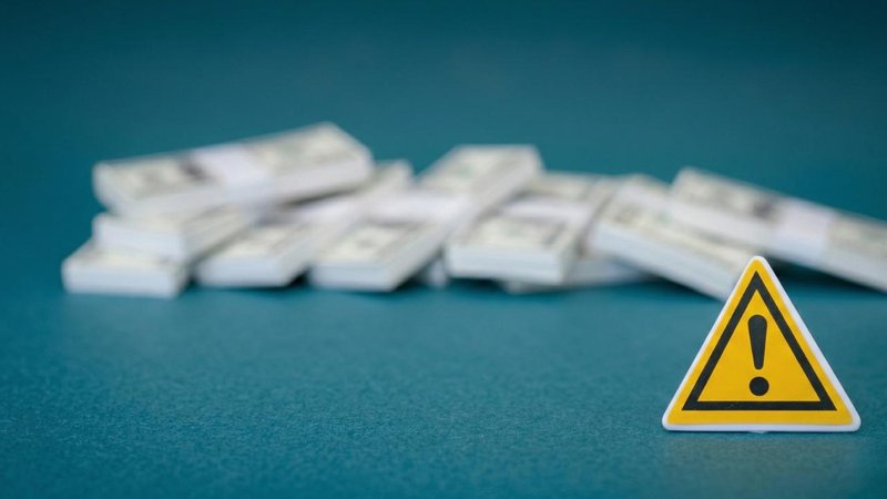 هشدار سازمان بازار سرمایه امارات؛ اسامی ۴ پلتفرم و شرکت مالی غیرمجاز اعلام شد
