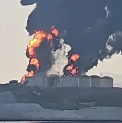 حمله پهپادی به مخازن سوخت در بندر صلاله عمان