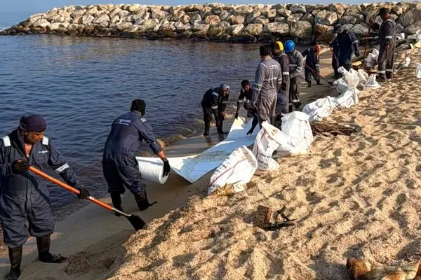 UAE: Oil Leak From Damaged Tanker Stopped as Pollution Along Northern Coast Declines Sharply