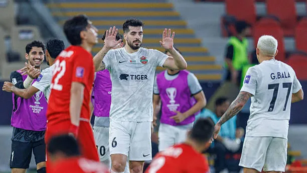 شباب‌الاهلی با برد ۳ بر صفر برابر تراکتور، راهی مرحله بعد شد