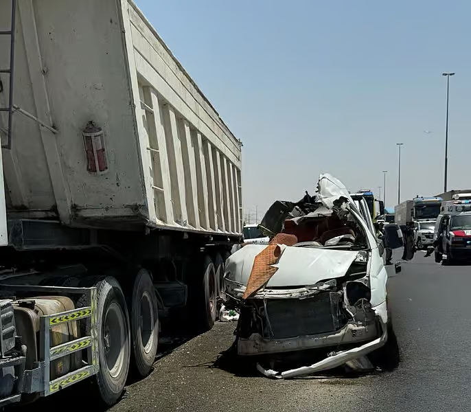 7 killed, 9 injured in minibus-truck collision on Emirates Road in ...