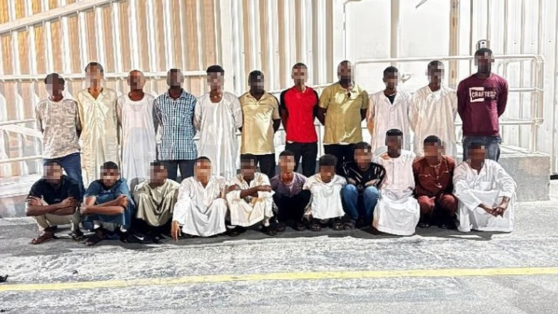 شرطة دبي تضبط 22 متسولاً استهدفوا السائقين في الشوارع المزدحمة