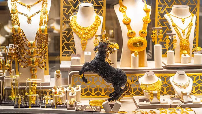 طلای ۲۴ عیار در دبی طی یک ماه بیش از ۱۰ درهم ارزان شد