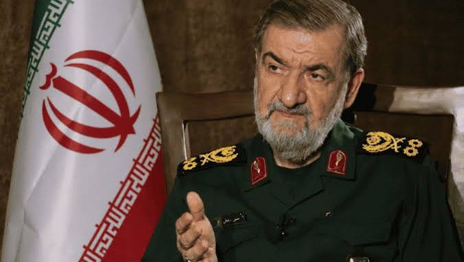 هشدار محسن رضایی به کشورهای همسایه: اگر پروازهای ایران را متوقف کنید، فرودگاه‌هایتان پرواز نخواهد داشت