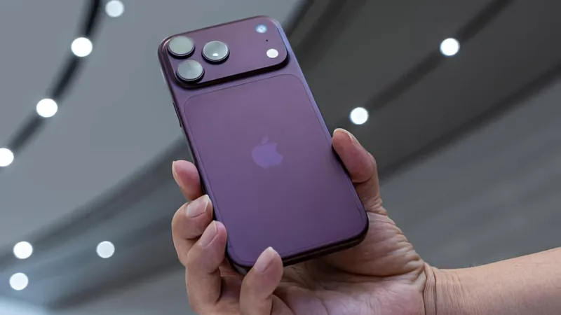 Dubai iPhone 18 Pro Buyers Willing to Pay Up to Dh1,500 More