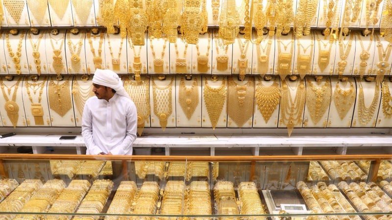 کاهش قیمت طلا در دبی هم‌زمان با آغاز مذاکرات آمریکا و ایران