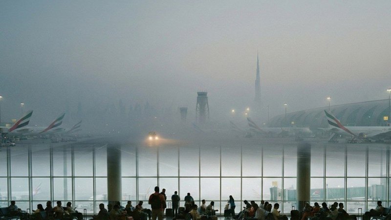 مه غلیظ امارات را فرا گرفت؛ تاخیر در پروازهای فرودگاه‌های دبی و شارجه