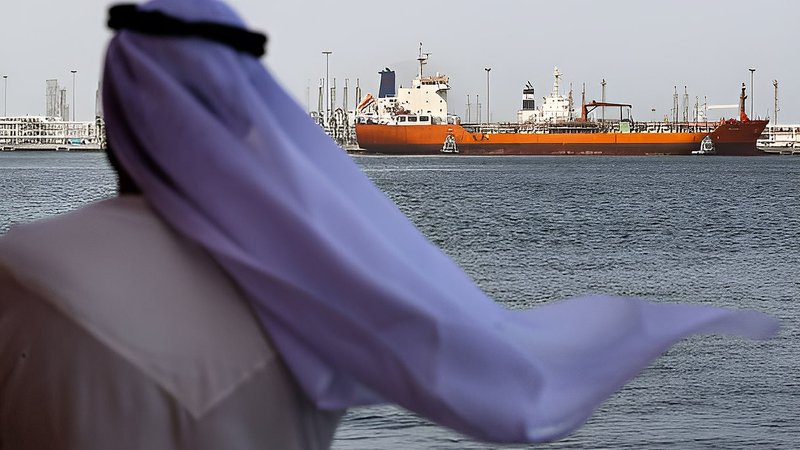 UAE and Saudi Arabia Increase Oil Exports Amid Heightened US-Iran Tensions
