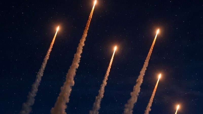 رهگیری ۶ موشک بالستیک و ۱۳۱ پهپاد توسط امارات در روز پنجشنبه