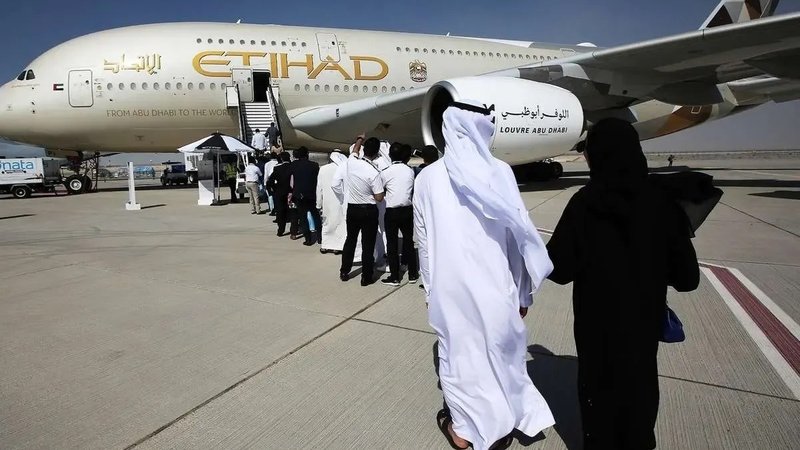 لغو ممنوعیت سفر اماراتی‌ها به لبنان و استقبال بیروت از این اقدام