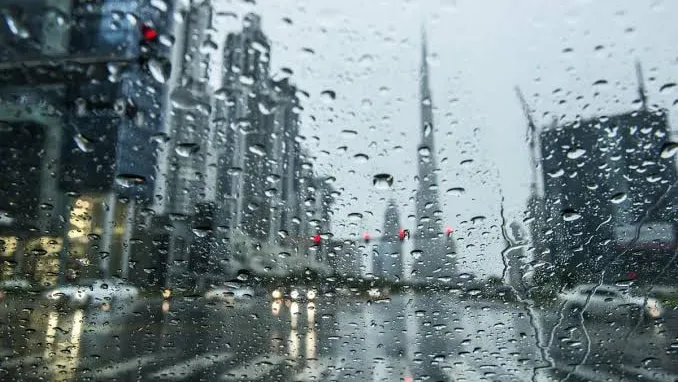 تداوم بارندگی در امارات؛ دمای مناطق داخلی به ۵۰ درجه می‌رسد