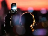 تصوير المخالفات في الإمارات ليس جريمة دائماً.. الأمر يتوقف على نيتك!
