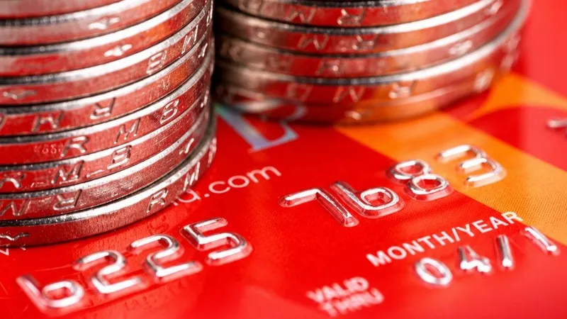 دادگاه امارات بانک را ملزم به بازگرداندن ۹۲ هزار درهم به مشتری کرد