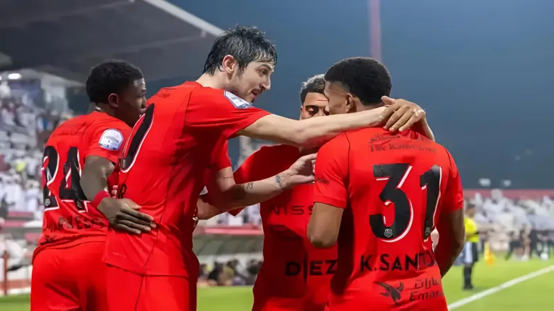 شباب الاهلی با دو پاس گل سردار آزمون، استقلال را شکست داد